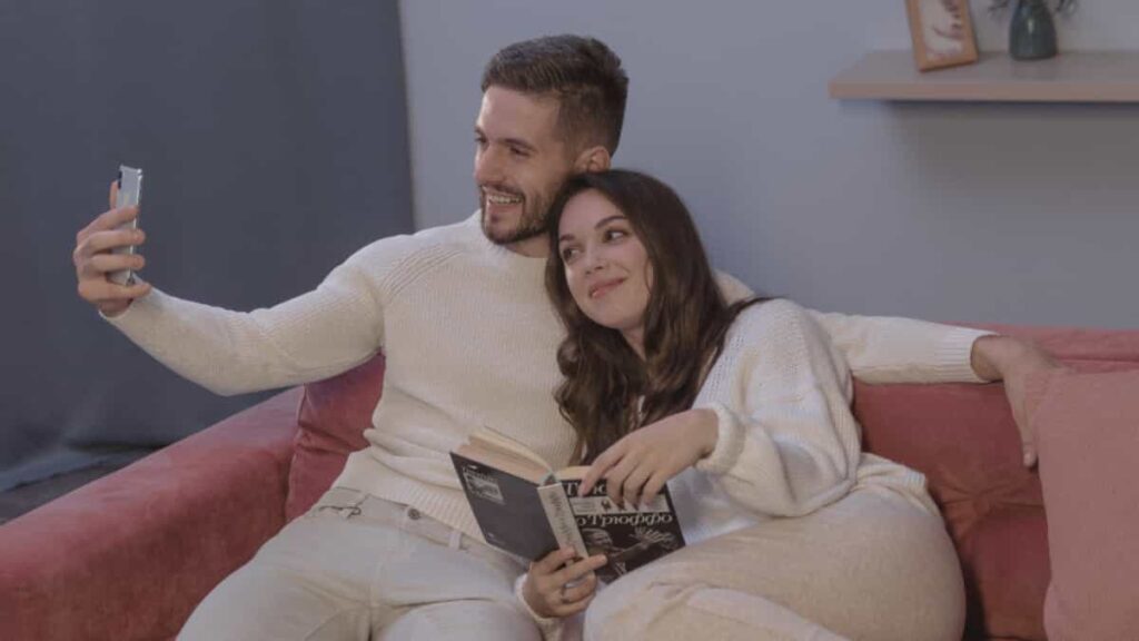 redes sociales y pareja, es posible combinar las redes sociales y la pareja,