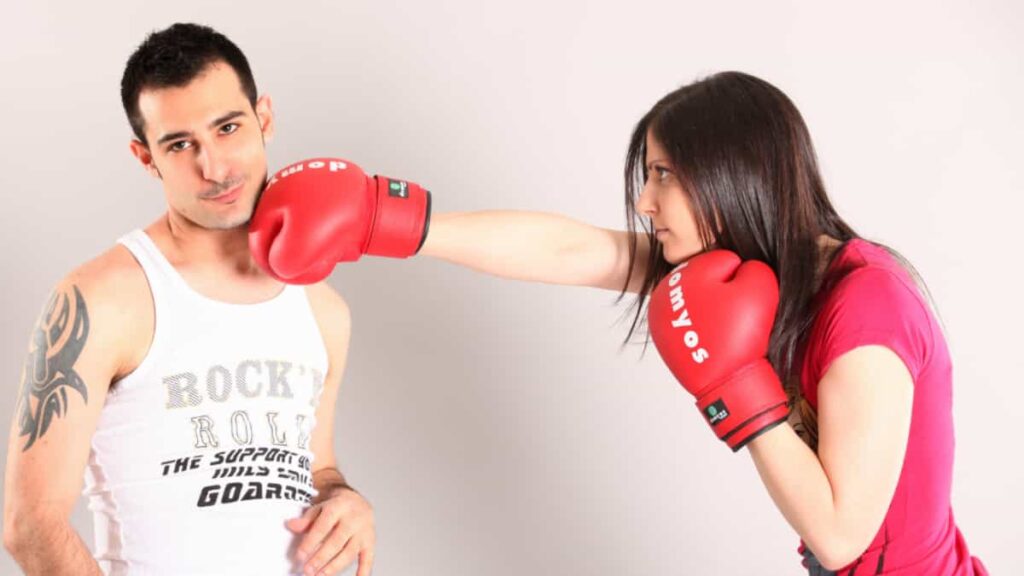 conflictos de pareja, saboteando nuestra relación, no hablar de sentimientos arruinan la relacion, los problemas del dia a dia desgastan la relacion, los conflictos de pareja no son tan fáciles de arreglar